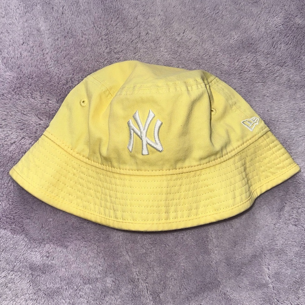 New Era Pastel Yellow NYY New York Yankees Bucket Hat MLB
